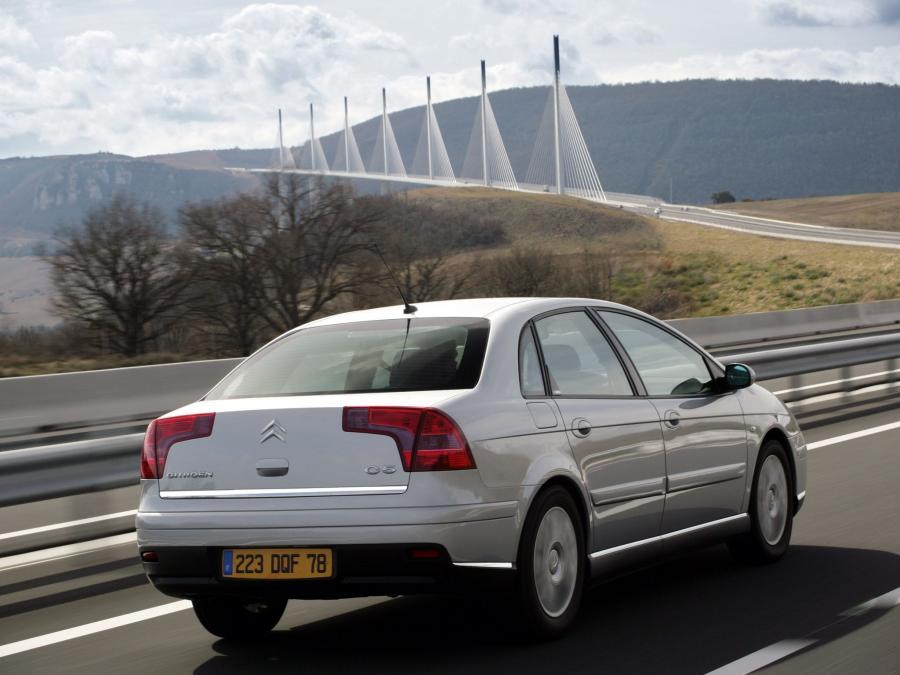  Citroen C5 HDi TwinTurbo 2004 года  (фото 11 из 16)